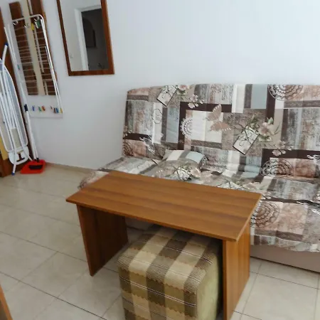 Rose Apartment *
